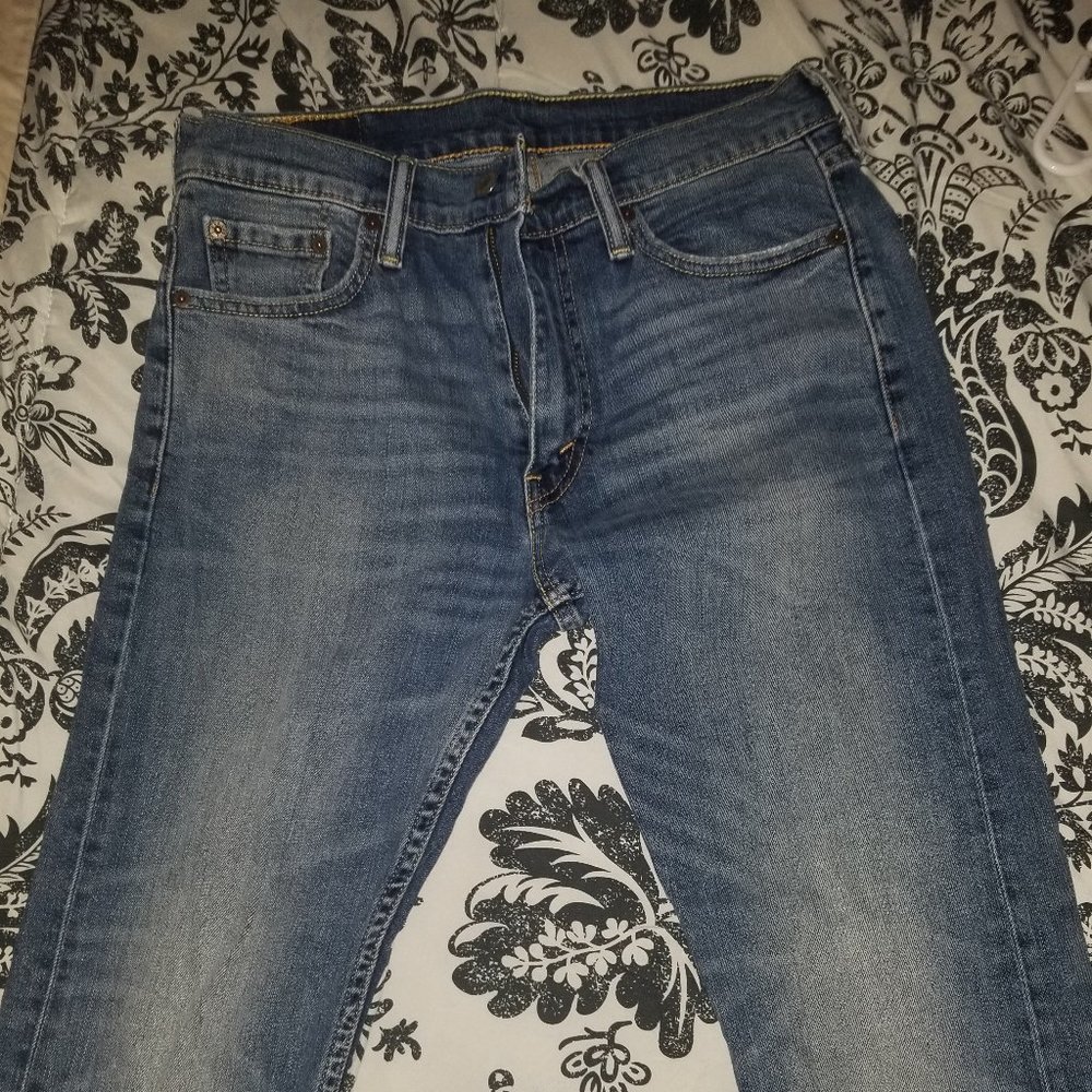 LEVI JEANS *LIKE NEW*